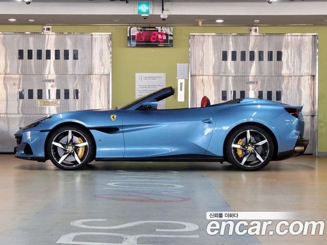 Ferrari 포르토피노 M 3.9 V8, 2022 2