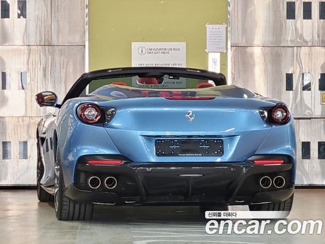 Ferrari 포르토피노 M 3.9 V8, 2022 4