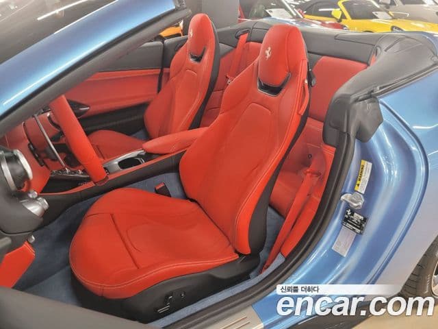 Ferrari 포르토피노 M 3.9 V8, 2022 10