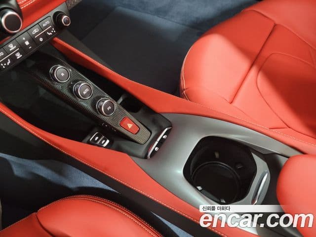 Ferrari 포르토피노 M 3.9 V8, 2022 14