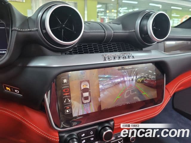 Ferrari 포르토피노 M 3.9 V8, 2022 15