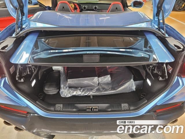 Ferrari 포르토피노 M 3.9 V8, 2022 18