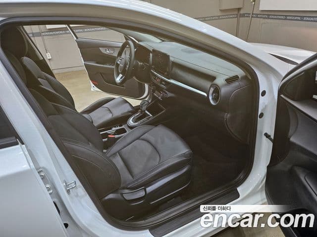 Kia The / новый New K3 2세대 Trendy, 2022 20