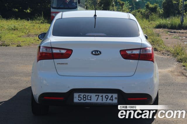 Kia All New Pride Deluxe, 2014 2