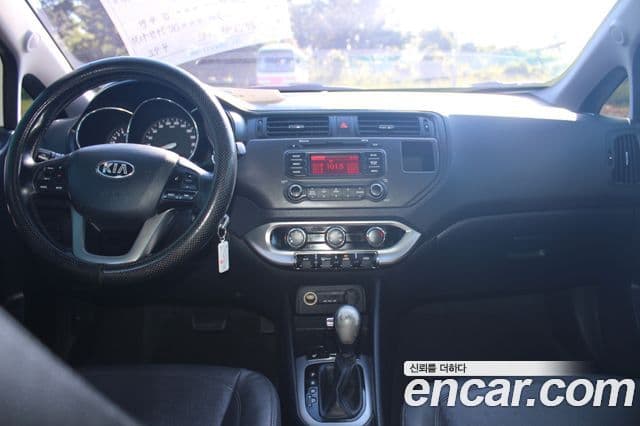 Kia All New Pride Deluxe, 2014 3