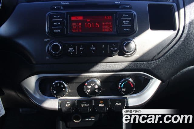 Kia All New Pride Deluxe, 2014 8