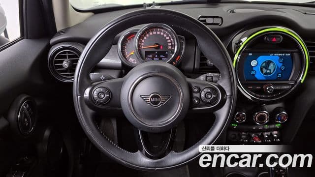 Mini Cooper 3세대, 2020 13