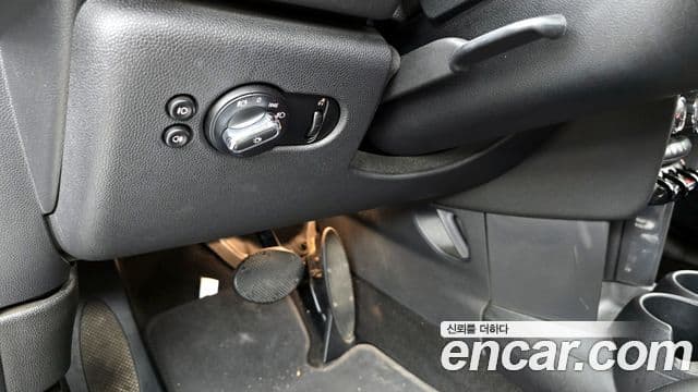 Mini Cooper 3세대, 2020 16