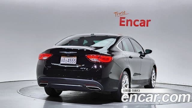 크라이슬러 200 2세대, 2015 2