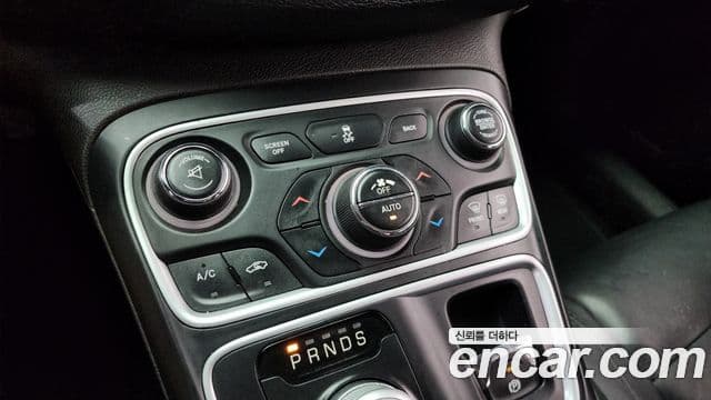 크라이슬러 200 2세대, 2015 17