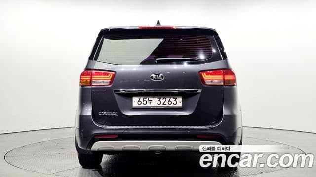 Kia All New Carnival Prestige, 2016 4