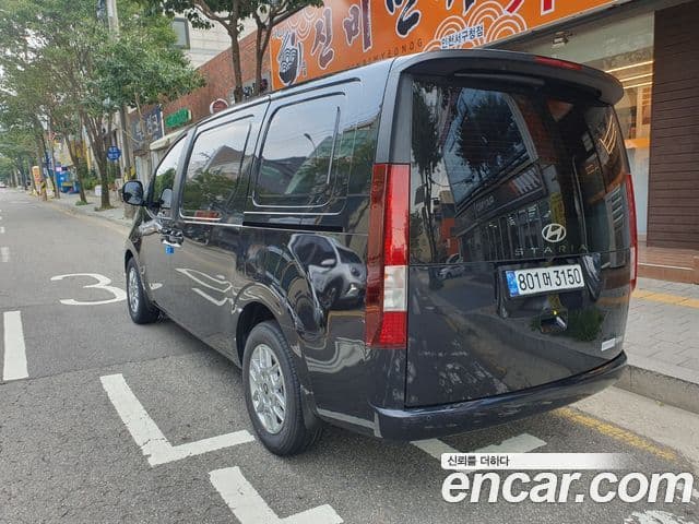 Hyundai Staria Modern, 2025 4