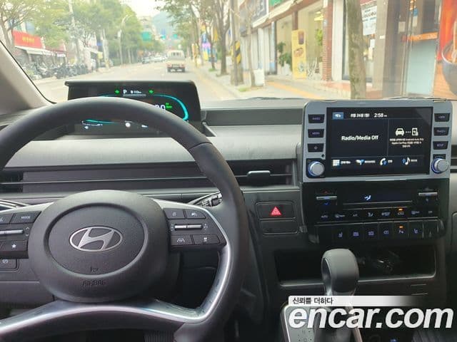 Hyundai Staria Modern, 2025 8
