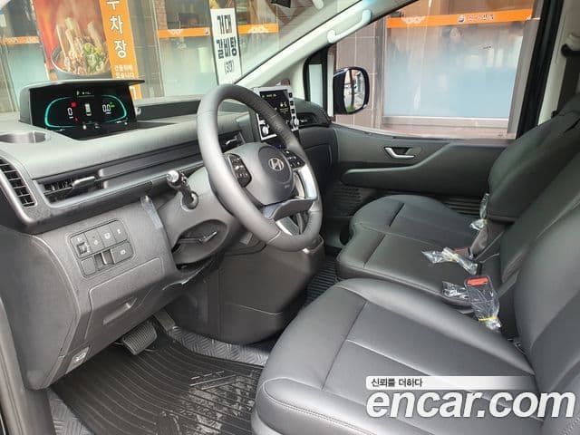 Hyundai Staria Modern, 2025 11