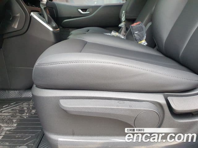 Hyundai Staria Modern, 2025 16