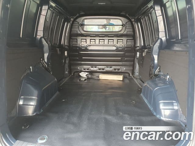 Hyundai Staria Modern, 2025 18