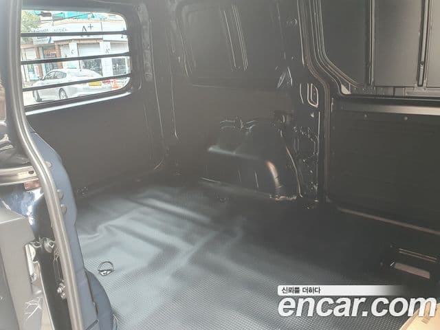 Hyundai Staria Modern, 2025 19