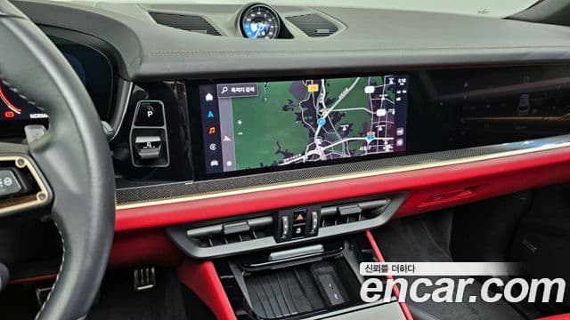 Porsche Cayenne (PO536), 2024 14