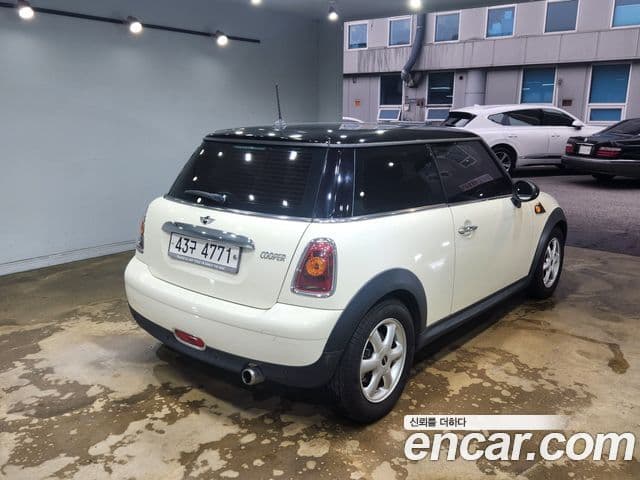 Mini Cooper SE, 2010 4