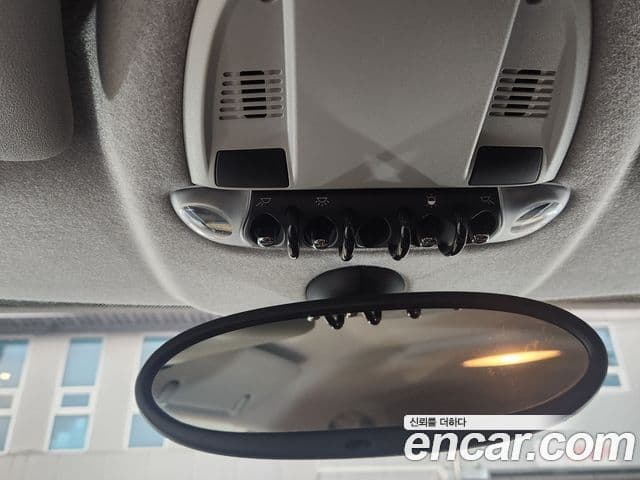 Mini Cooper SE, 2010 13