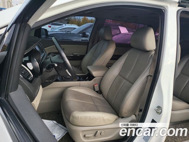 Kia All New Carnival Noblesse, 2016 8