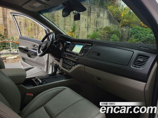 Kia All New Carnival Noblesse, 2016 14