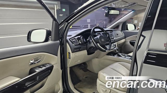 Kia The / новый New Carnival Noblesse, 2019 10