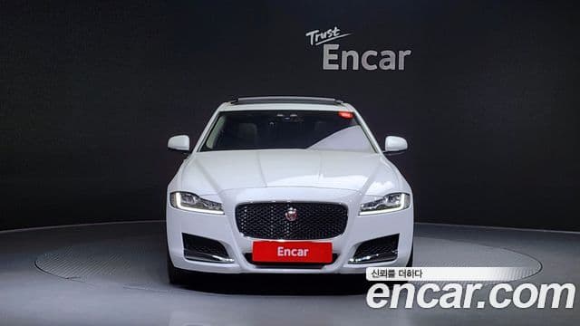 Jaguar XF (X260) 25t Portfolio, 2017 3