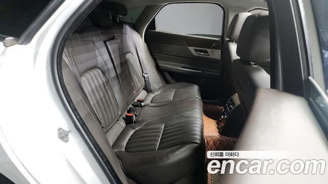 Jaguar XF (X260) 25t Portfolio, 2017 12