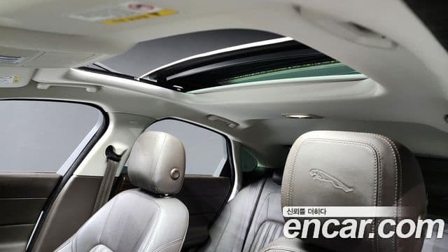 Jaguar XF (X260) 25t Portfolio, 2017 19