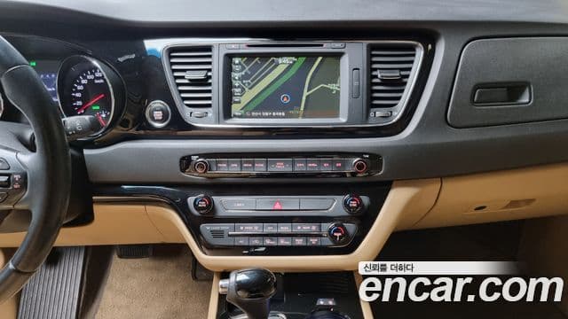 Kia All New Carnival Prestige, 2016 16