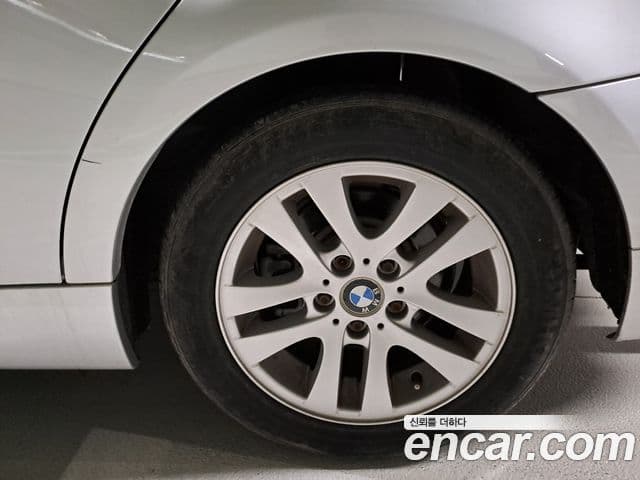 BMW 3시리즈 (E90) 320i седан, 2006 6