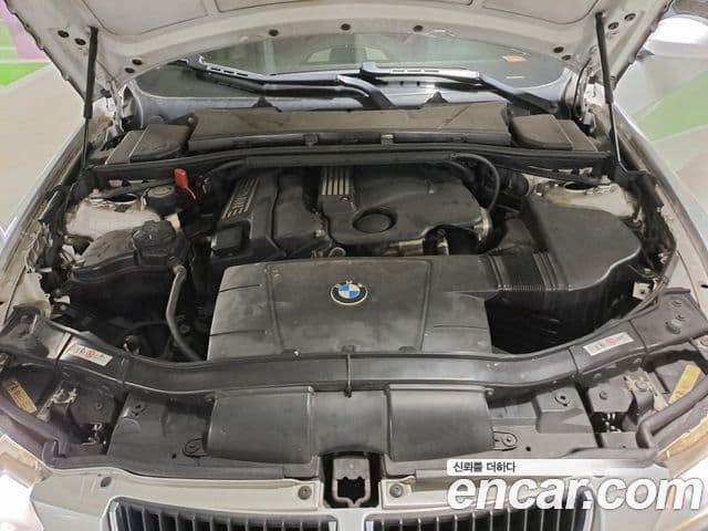 BMW 3시리즈 (E90) 320i седан, 2006 9