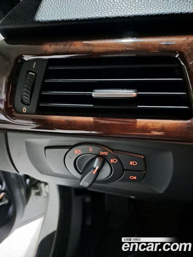 BMW 3시리즈 (E90) 320i седан, 2006 13