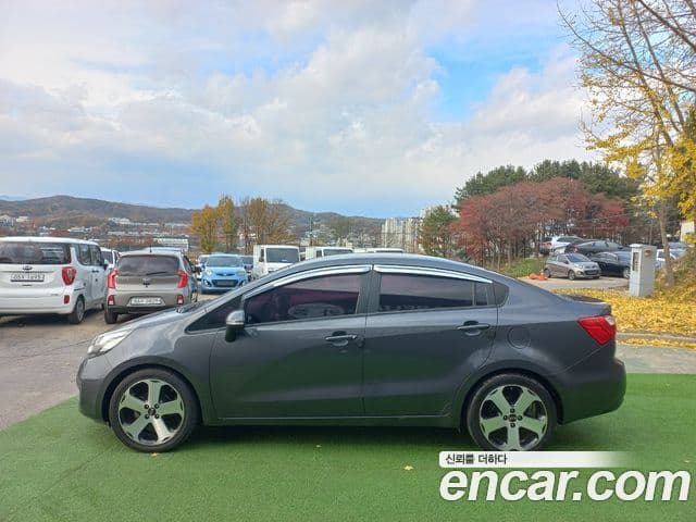 Kia All New Pride Prestige, 2013 6