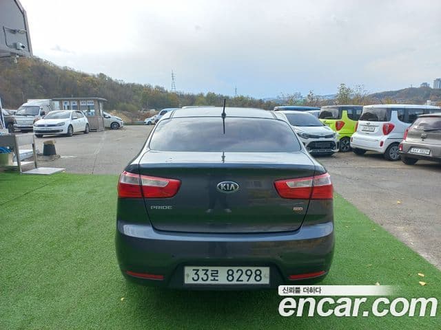 Kia All New Pride Prestige, 2013 7