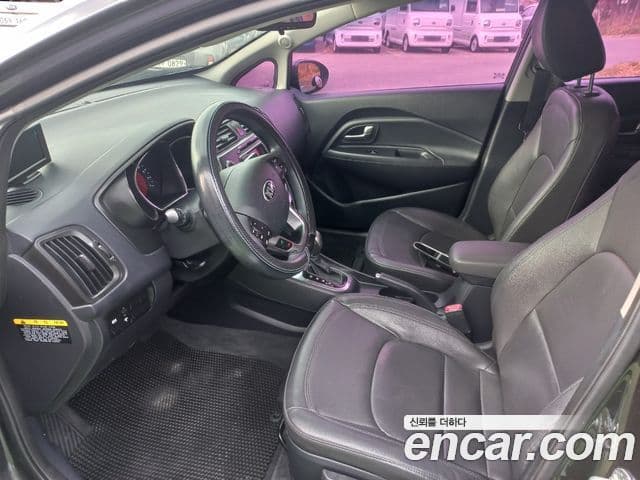 Kia All New Pride Prestige, 2013 9