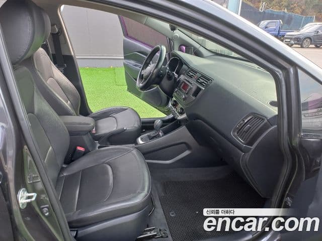 Kia All New Pride Prestige, 2013 12