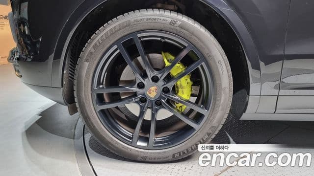 Porsche Cayenne (PO536) 3.0 E-гибрид купе, 2020 все фото