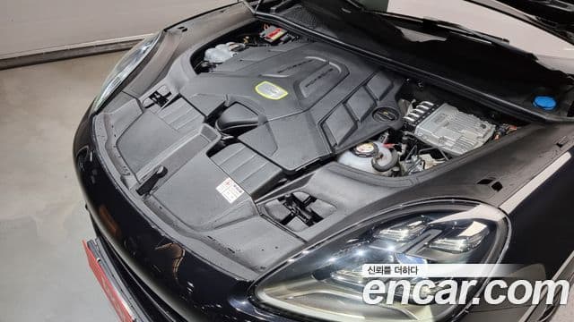 Porsche Cayenne (PO536) 3.0 E-гибрид купе, 2020 6