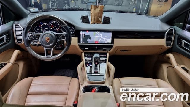 Porsche Cayenne (PO536) 3.0 E-гибрид купе, 2020 7