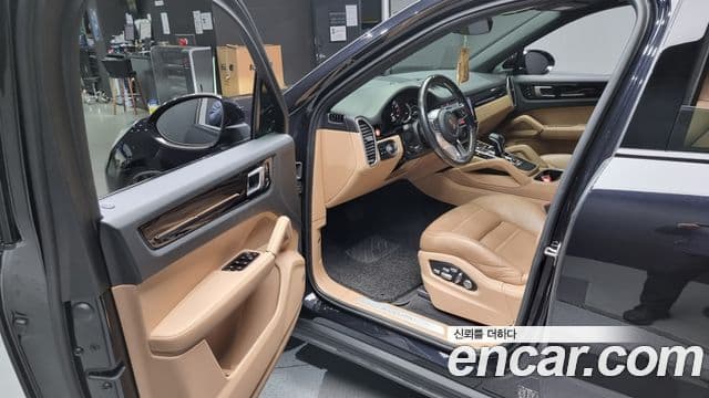 Porsche Cayenne (PO536) 3.0 E-гибрид купе, 2020 11