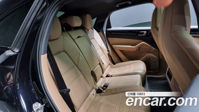 Porsche Cayenne (PO536) 3.0 E-гибрид купе, 2020 12