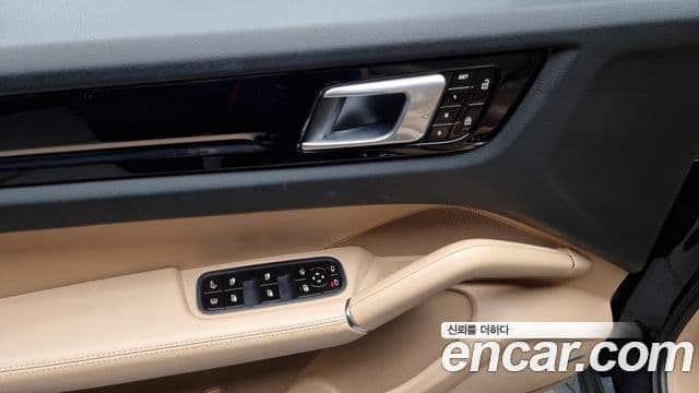 Porsche Cayenne (PO536) 3.0 E-гибрид купе, 2020 17