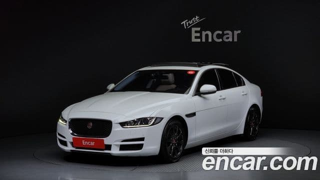 Jaguar XE Prestige, 2016 1