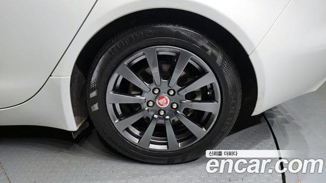 Jaguar XE Prestige, 2016 все фото