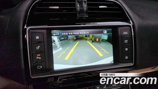 Jaguar XE Prestige, 2016 15