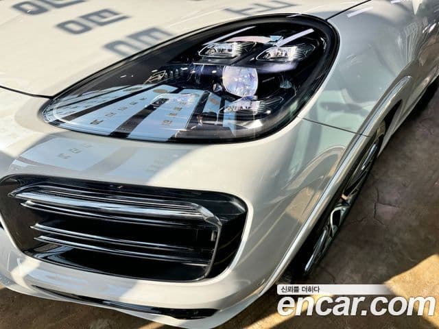 Porsche Cayenne (PO536) 3.0 купе Platinum Edition, 2023 2
