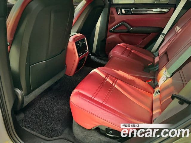 Porsche Cayenne (PO536) 3.0 купе Platinum Edition, 2023 12
