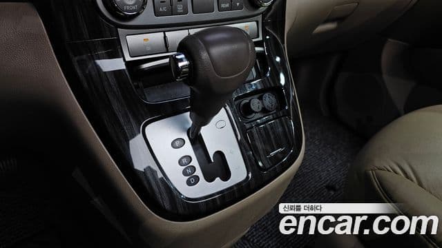 Kia Carnival R President, 2013 9